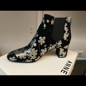 Anne Klein Floral Ankle Boots NEW size 9